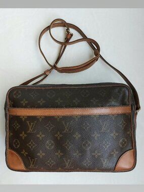 VTG Louis Vuitton Trocadero 30 Crossbody CLEAN Rare Monogram Shoulder Bag Purse